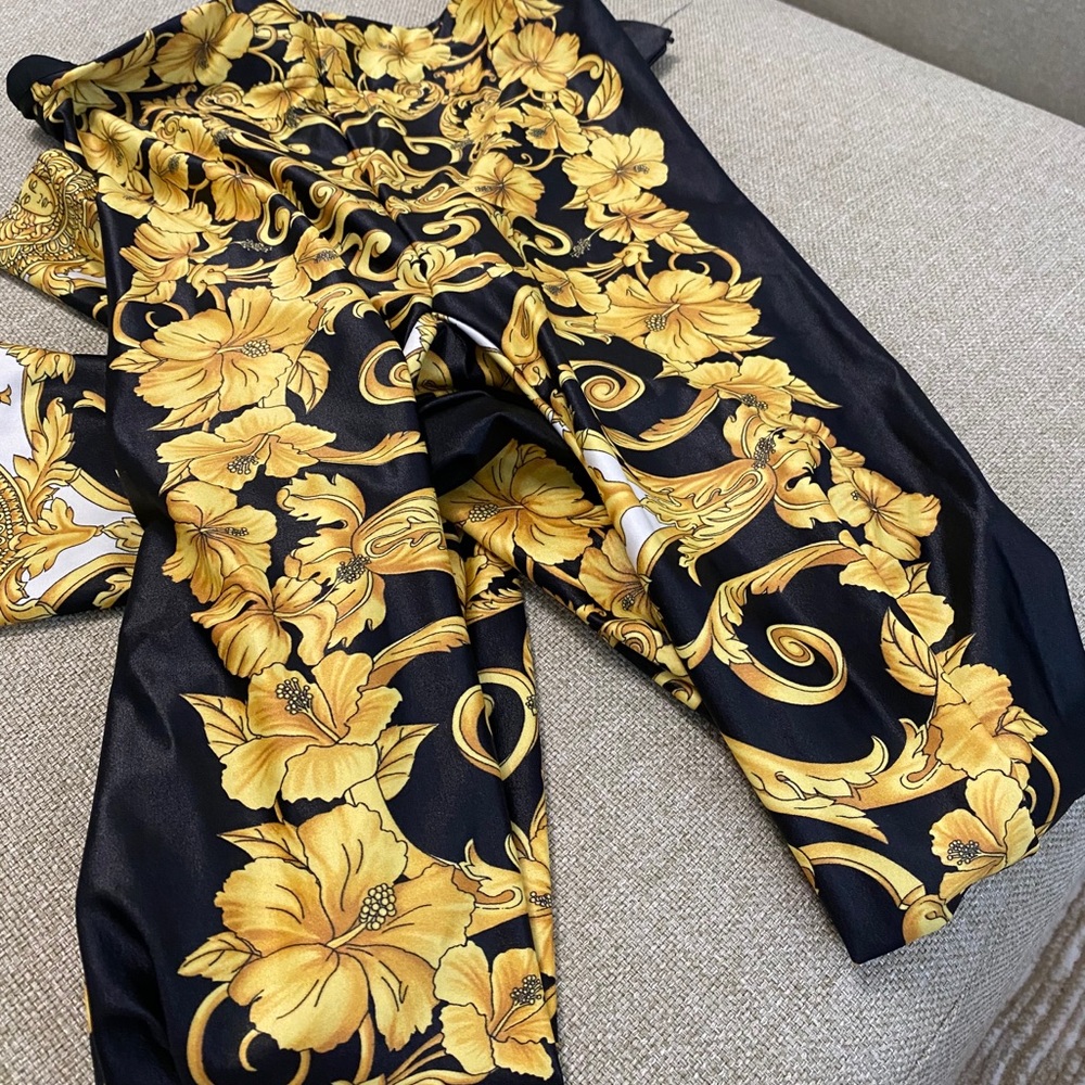Versace leggings baroque print